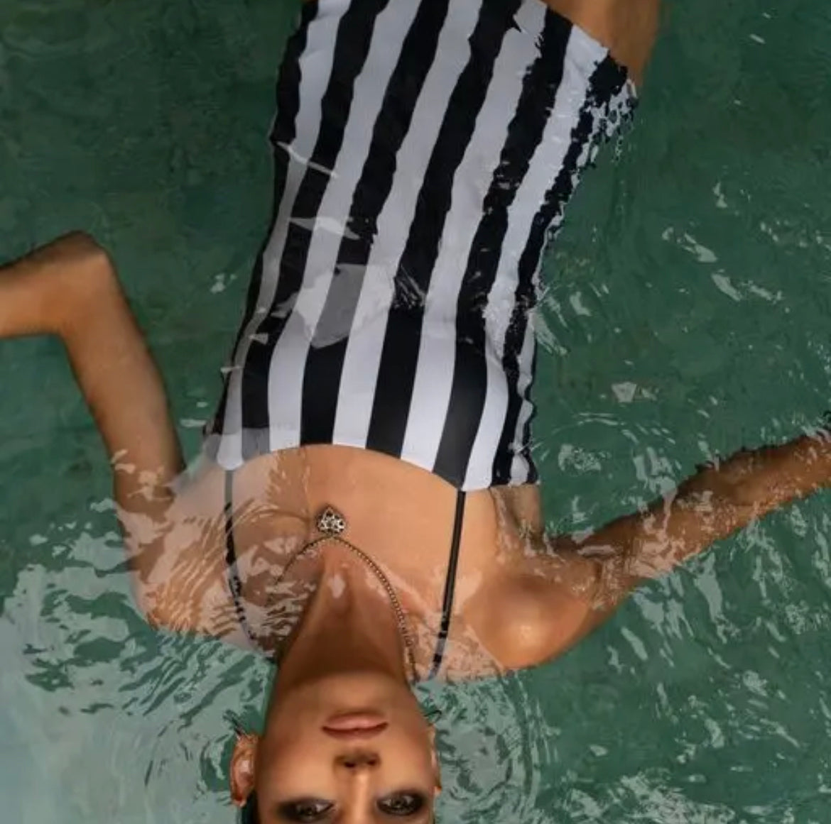 Via Bella - reversible one piece stripe