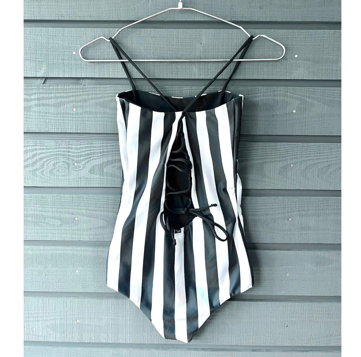 Via Bella - reversible one piece stripe