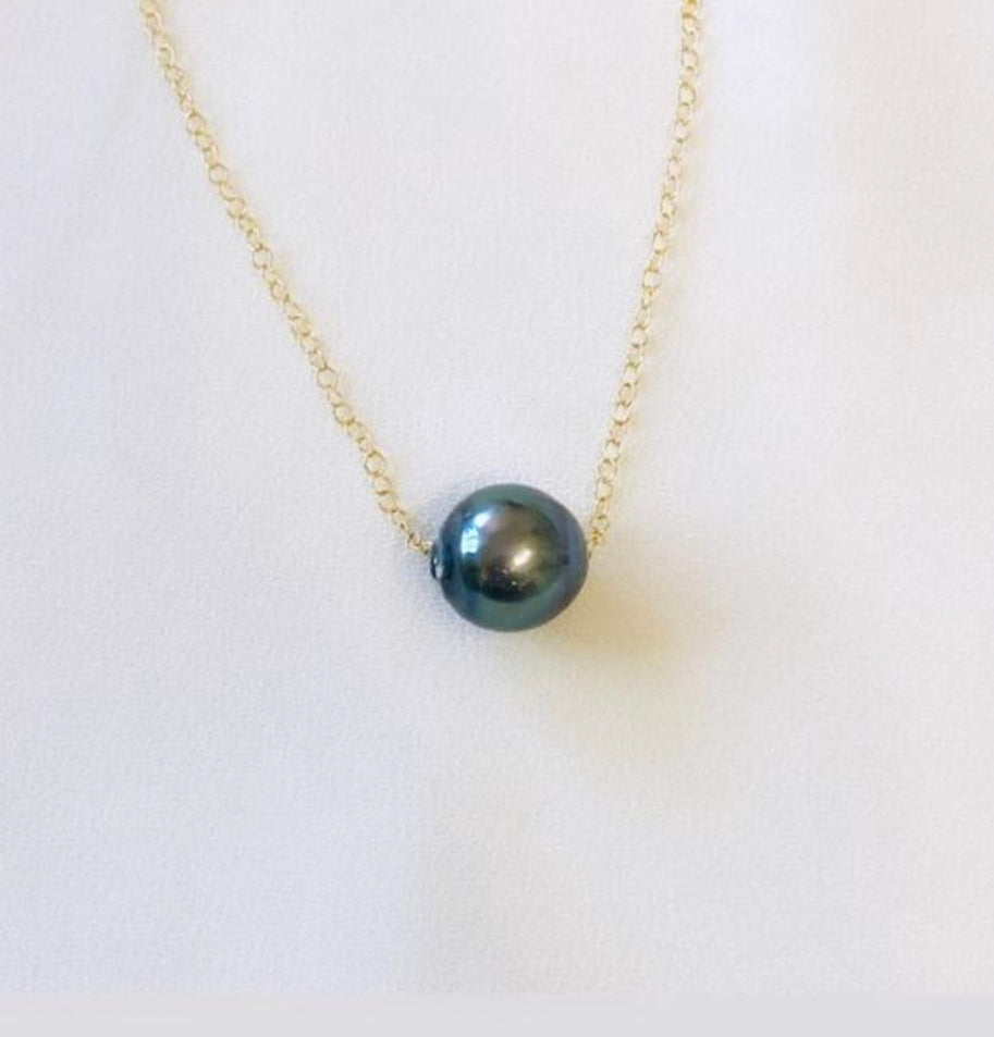 KOMAKAI JEWELRY Floating pearl necklace