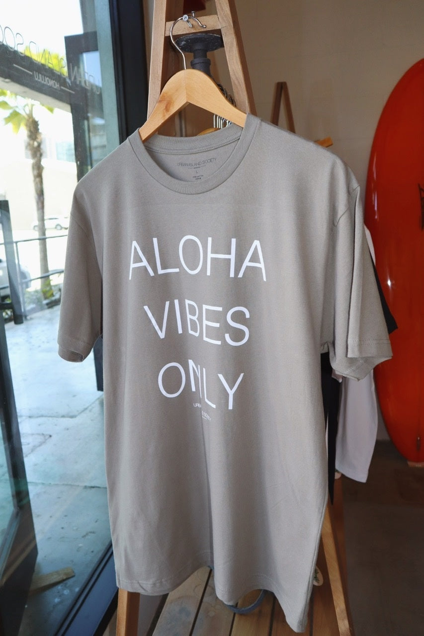 UIS - Aloha Vibes Only Tee