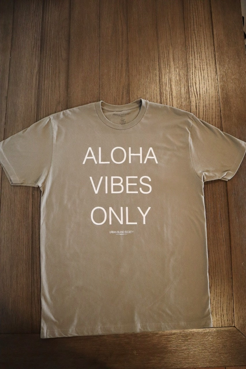 UIS - Aloha Vibes Only Tee