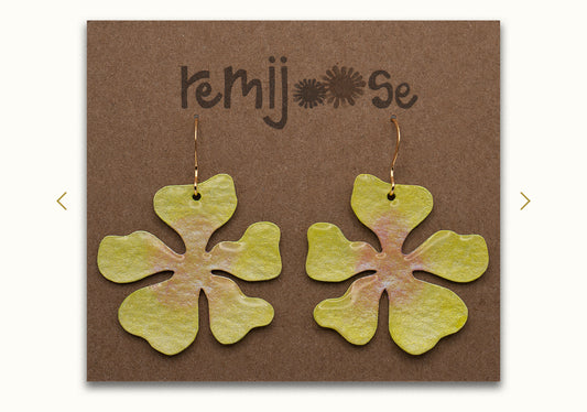 Hibiscus mama earrings