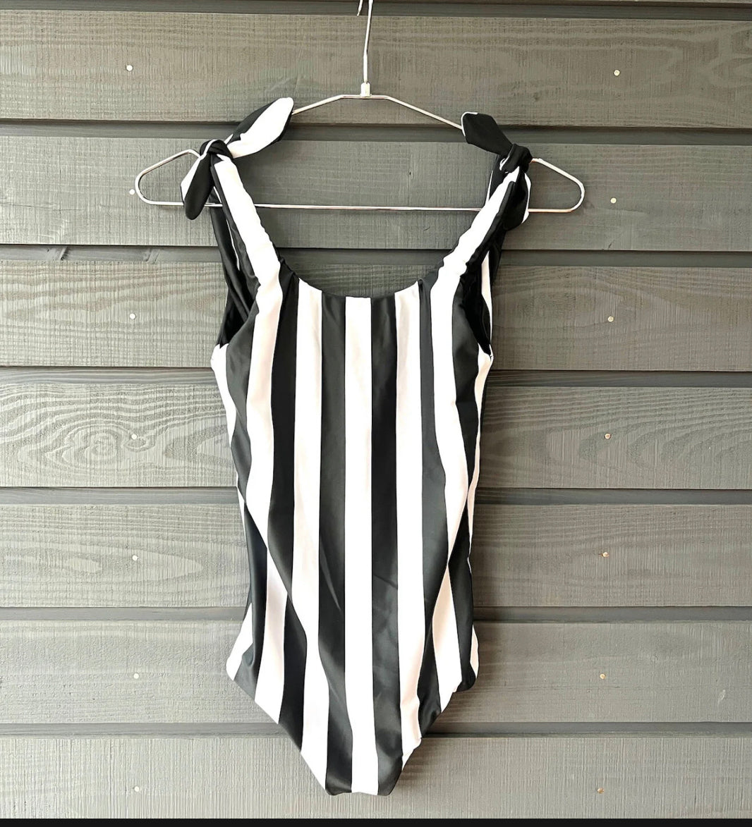 Via Bella - reversible ribbon one piece Stripes & Black